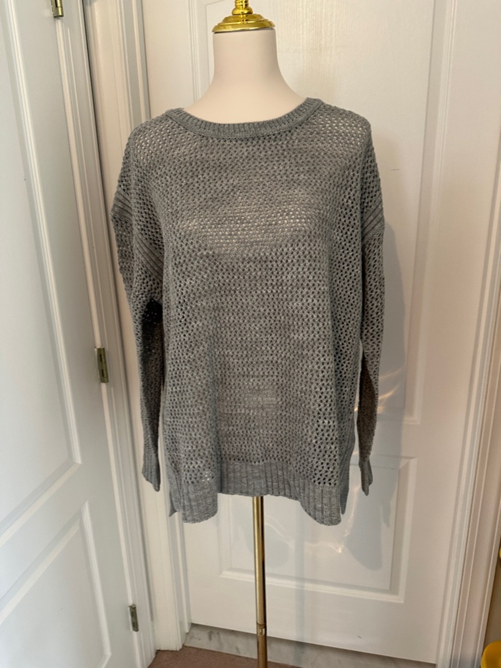 Kate & Mallory Lightweight Gray Open-Knit Women’s Sweater and Over Scarf Sz XL